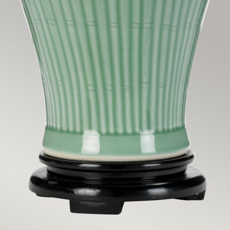 Dalian - Bordlampe m/kremhvit skjerm